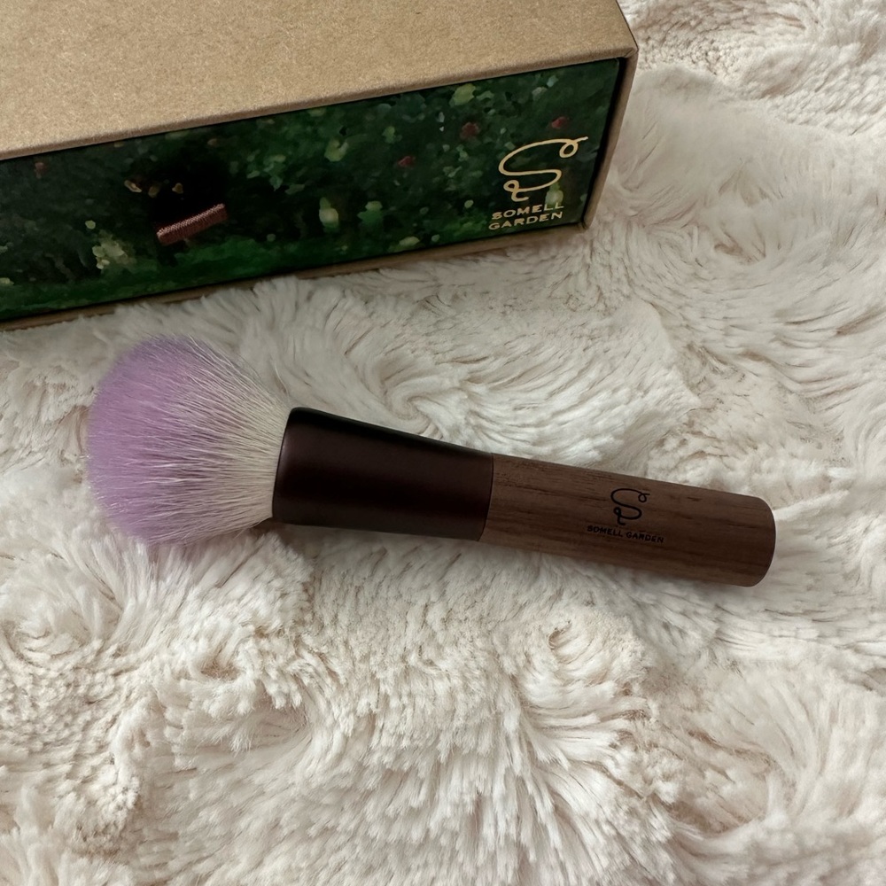 KOYUDO Blueberry x Walnut Highlighter Brush